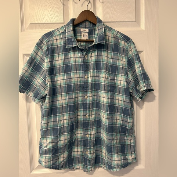 Men’s GAP Short Sleeve Plaid Button Up - Picture 1 of 4